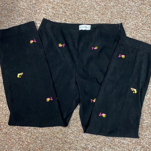Bellepointe black velvet pants with shoes design.M - Picture 4 of 11